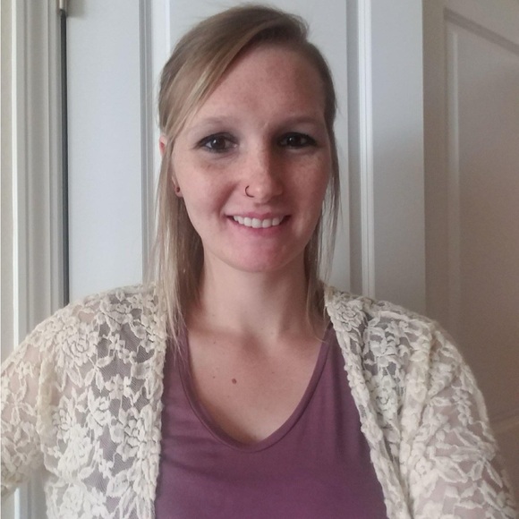 Meet your Posher, Amanda - Picture 10 of 16